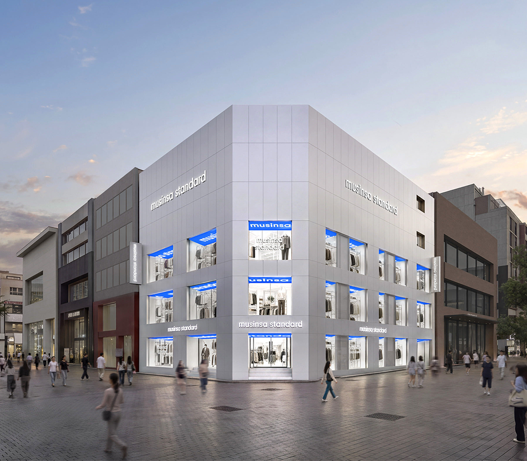 MUSINSA STANDARD明洞店夜間外觀