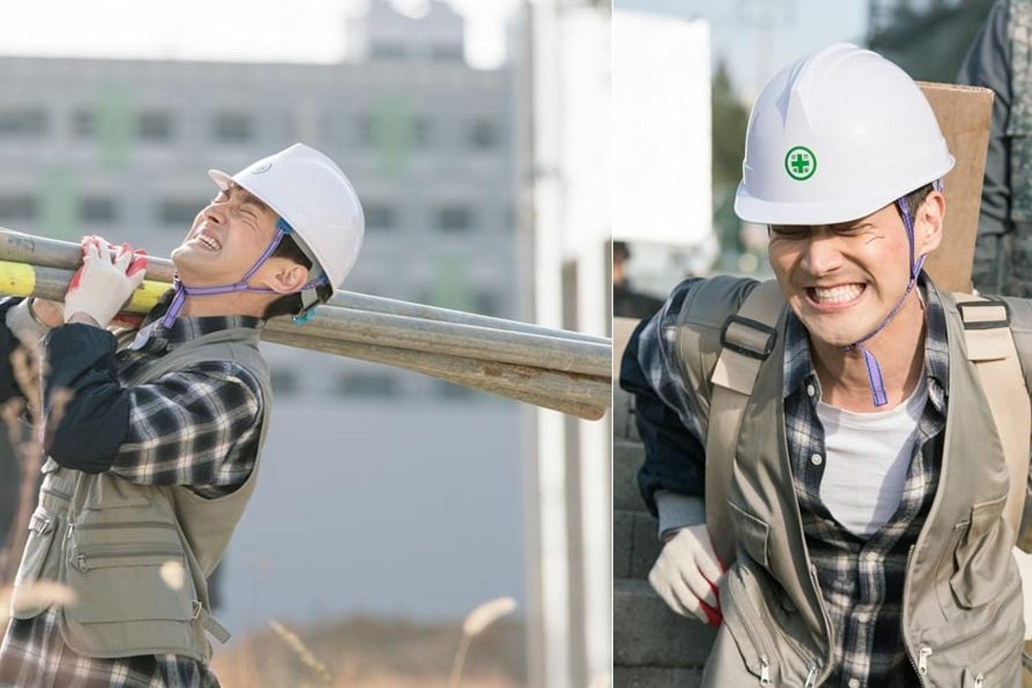 ช่างฝีมือในโรงงาน Root Industry ในเกาหลี สวมหมวกนิรภัยกำลังทำงานในไซต์ก่อสร้าง