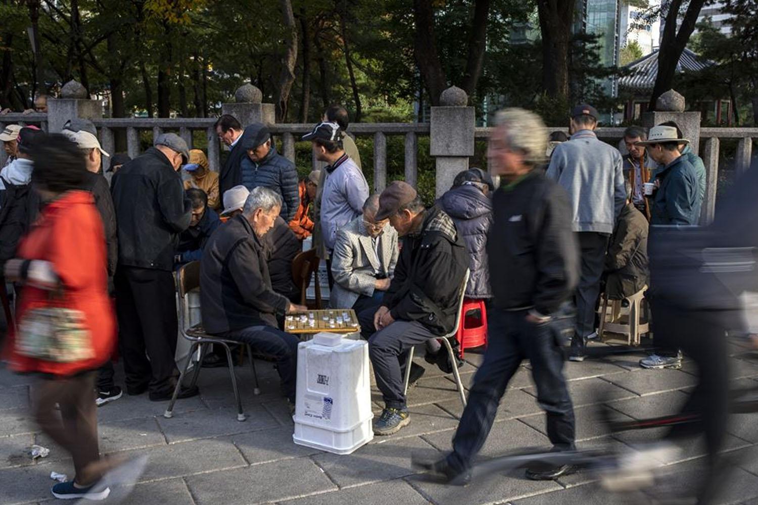 ประเทศเกาหลีใต้เป็นอีกประเทศหนึ่งที่ถึงแม้ว่าจะเป็นประเทศที่พัฒนาทั้งระบบเศรษฐกิจ