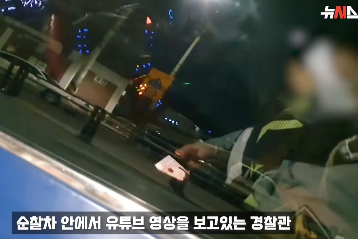 ผู้บันทุกเหตุการณ์ได้สอบถามเจ้าหน้าที่ว่า