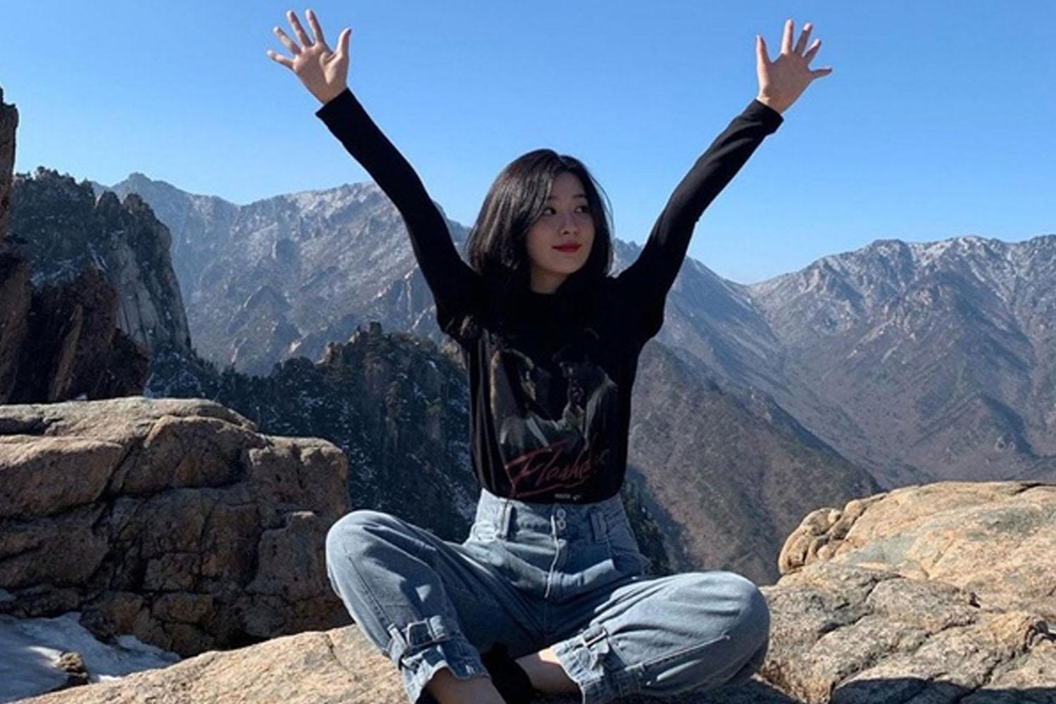 ซึลกิ Red Velvet ปีนเขา