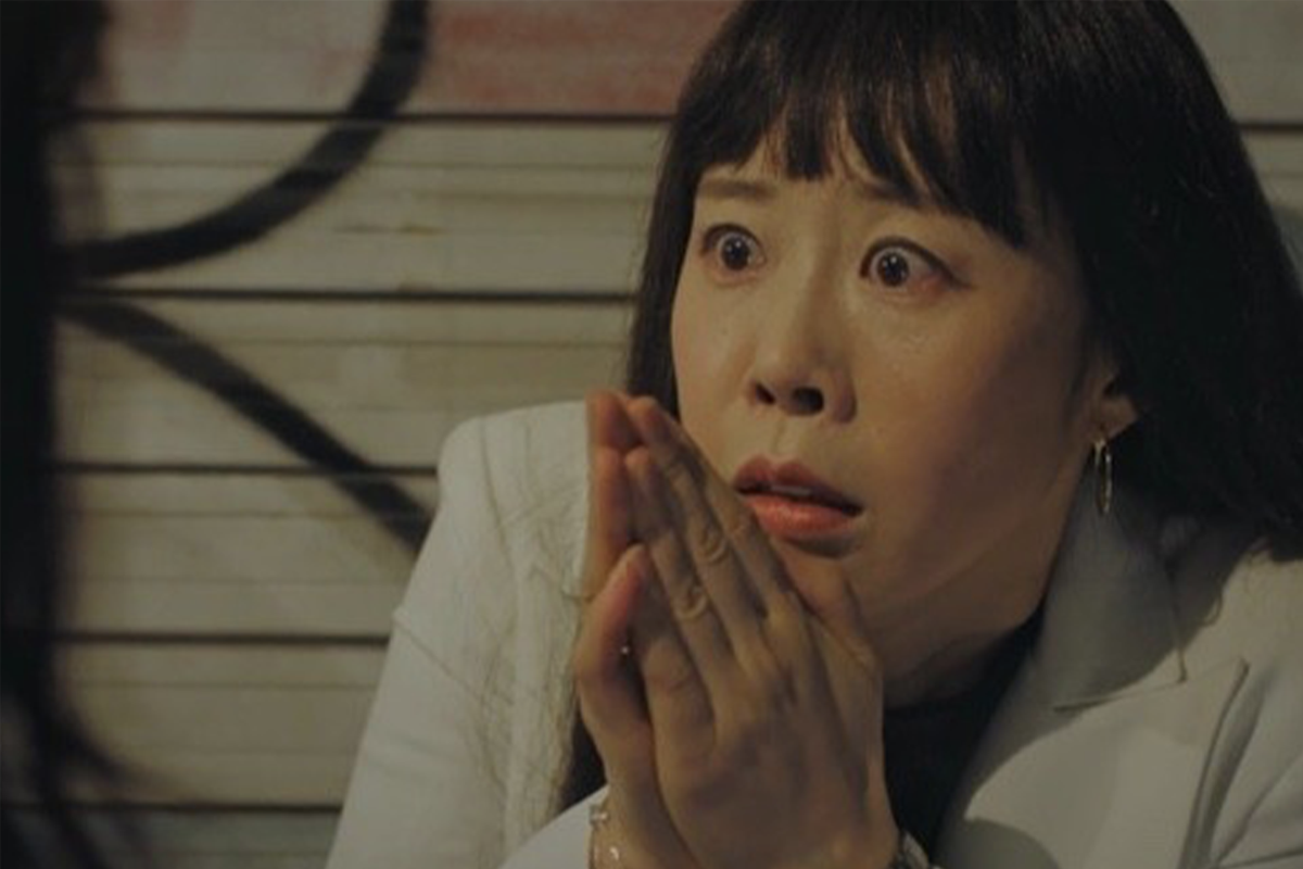 Cử chỉ chắp tay vào xin lỗi trong giao tiếp của người Hàn Quốc