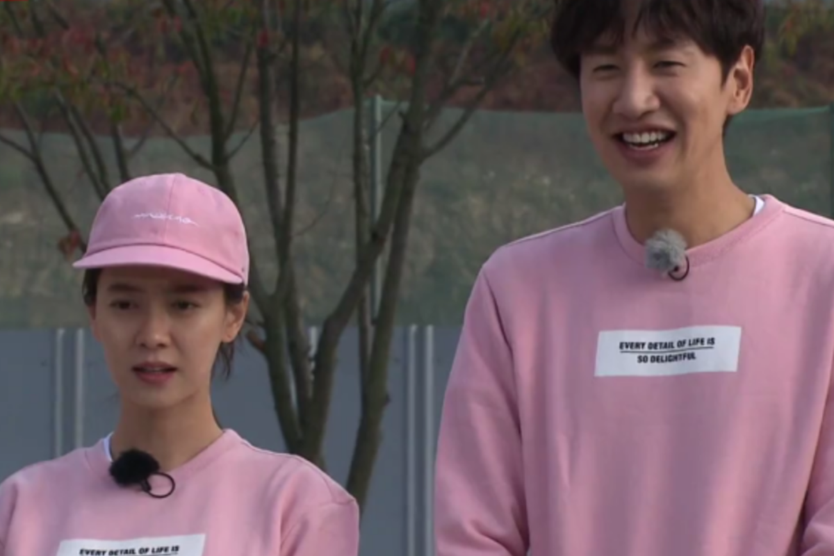 korean variety running man song ji-hyo in pink