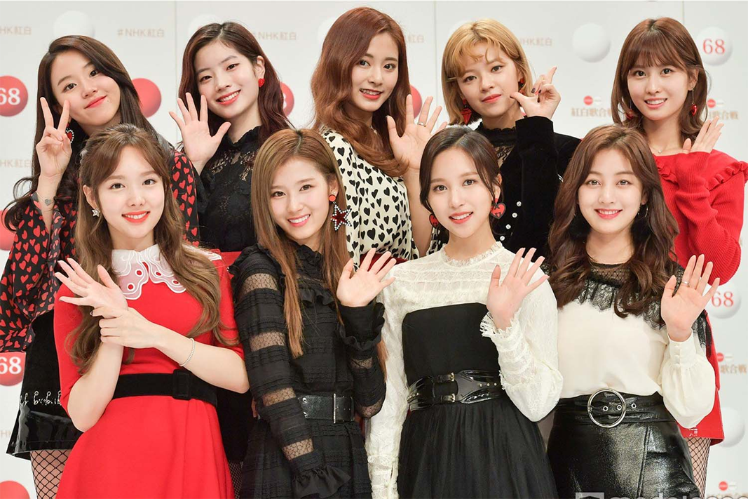 2017年韩国女团谷歌搜索量排行,TWICE高居榜首,其次是Red Velvet、BLACKPINK、GFRIEND和EXID。