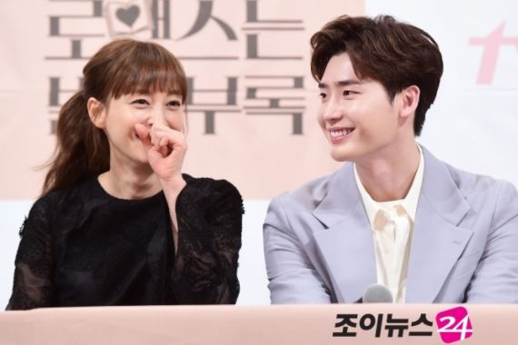 韓国芸能人、韓国、芸能人のアイドル、アイドルのアイドル、韓国アイドル、KPOP、イヒョリ、パクボゴム、ジョングク、BTS、グク、ジミン、テミン、テヒョン、TXT、セブチ、ホシ、シャイニー、VICTON、セジュン、防弾少年団、IU、ジョングクIU、ユア、ボア、リュジン、GOT7、NCT、ドヨン、テヨン、ウギ、リョウク、ムンビョル、クリスタル、チョンソミ、ミンジ、2NI1、イジョンソク、イナヨン、オナラ、ヨムジョンア、SKYキャッスル、スカイキャッスル、韓国ドラマ、恋は別冊付録