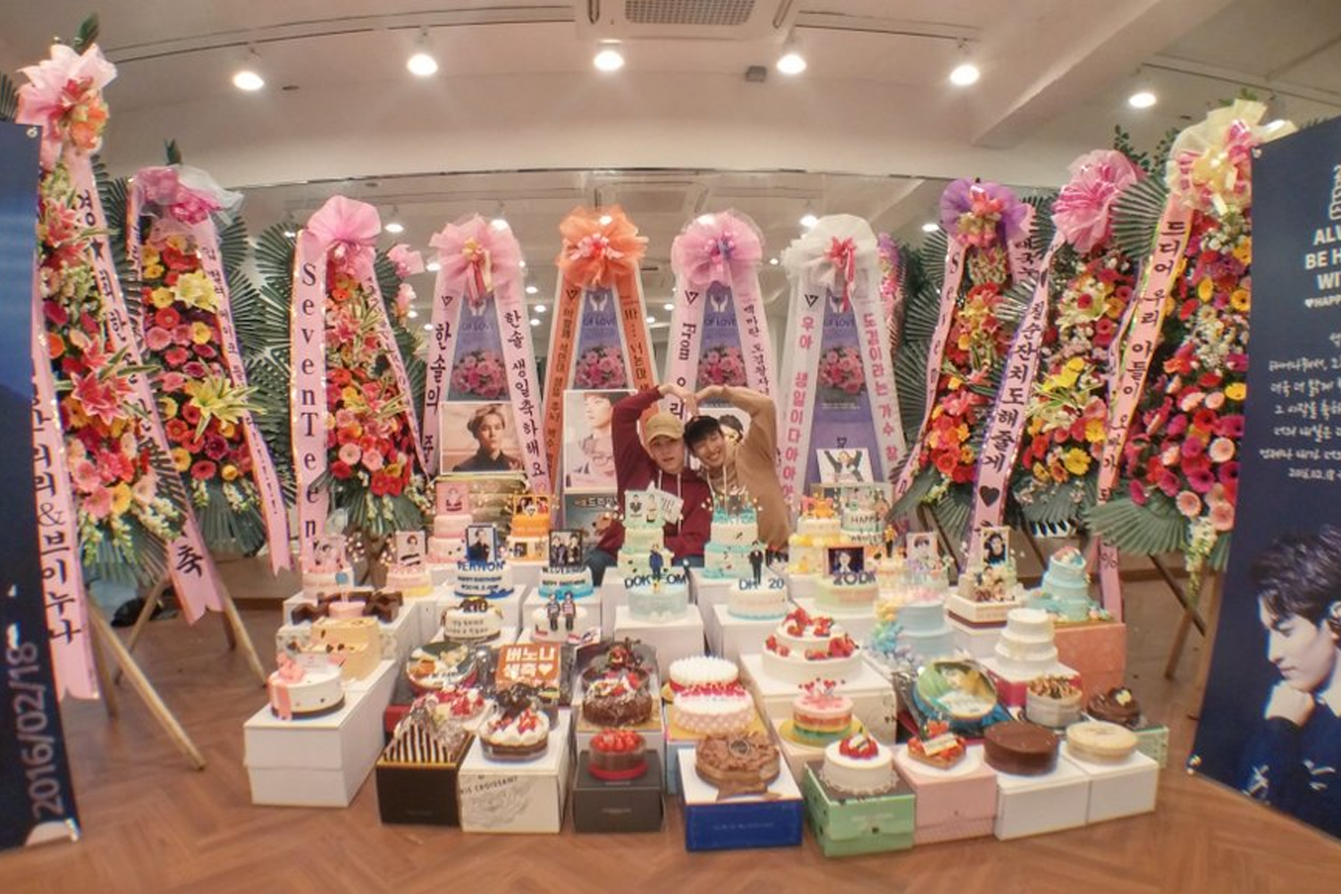 DK และเวอร์นอน SEVENTEEN กับ Birthday Support จากแฟนคลับ