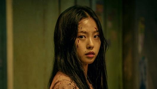 ｢スイートホーム｣スター女優コ・ミンシ、17歳で酒店での飲酒写真が掲載され…｢私の写真だ、心慮をかけて申し訳ない｣