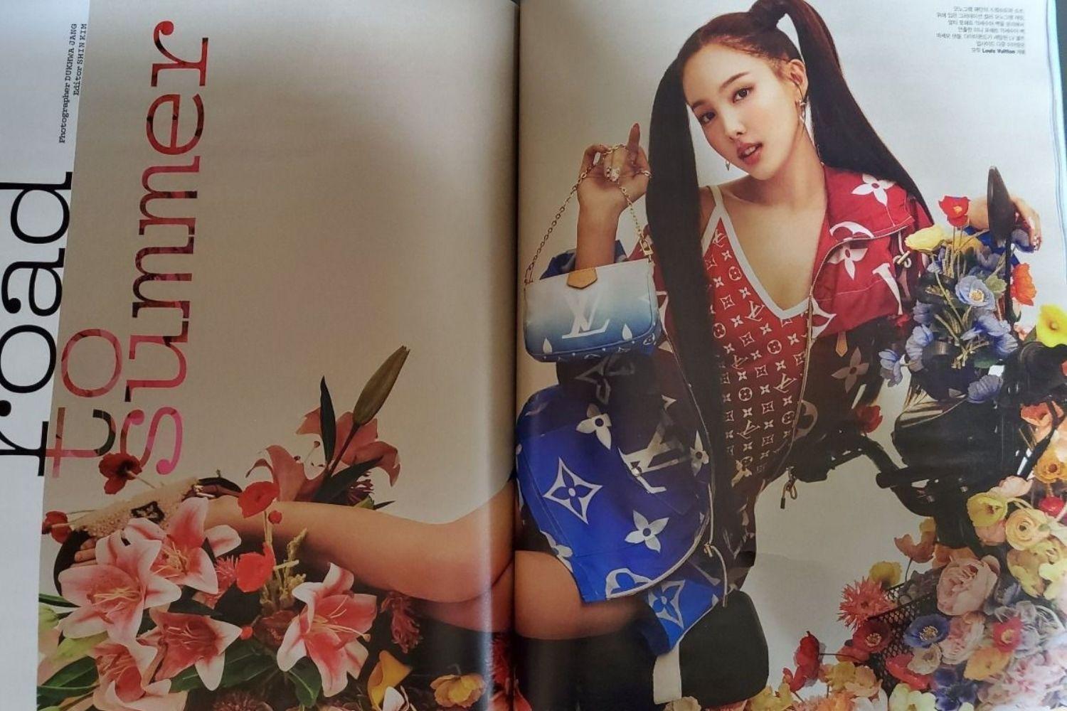 nayeon buộc tóc 2 bên 