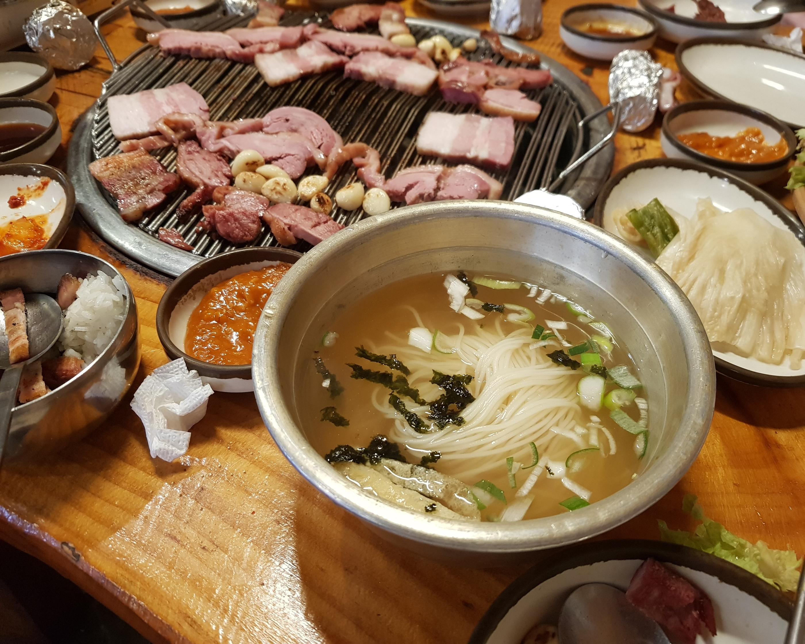 韓国文化、韓国、オリコギ、韓国アヒル肉、韓国鴨肉、韓国食堂、ハニーマスタード、サンム、サムギョプサル
