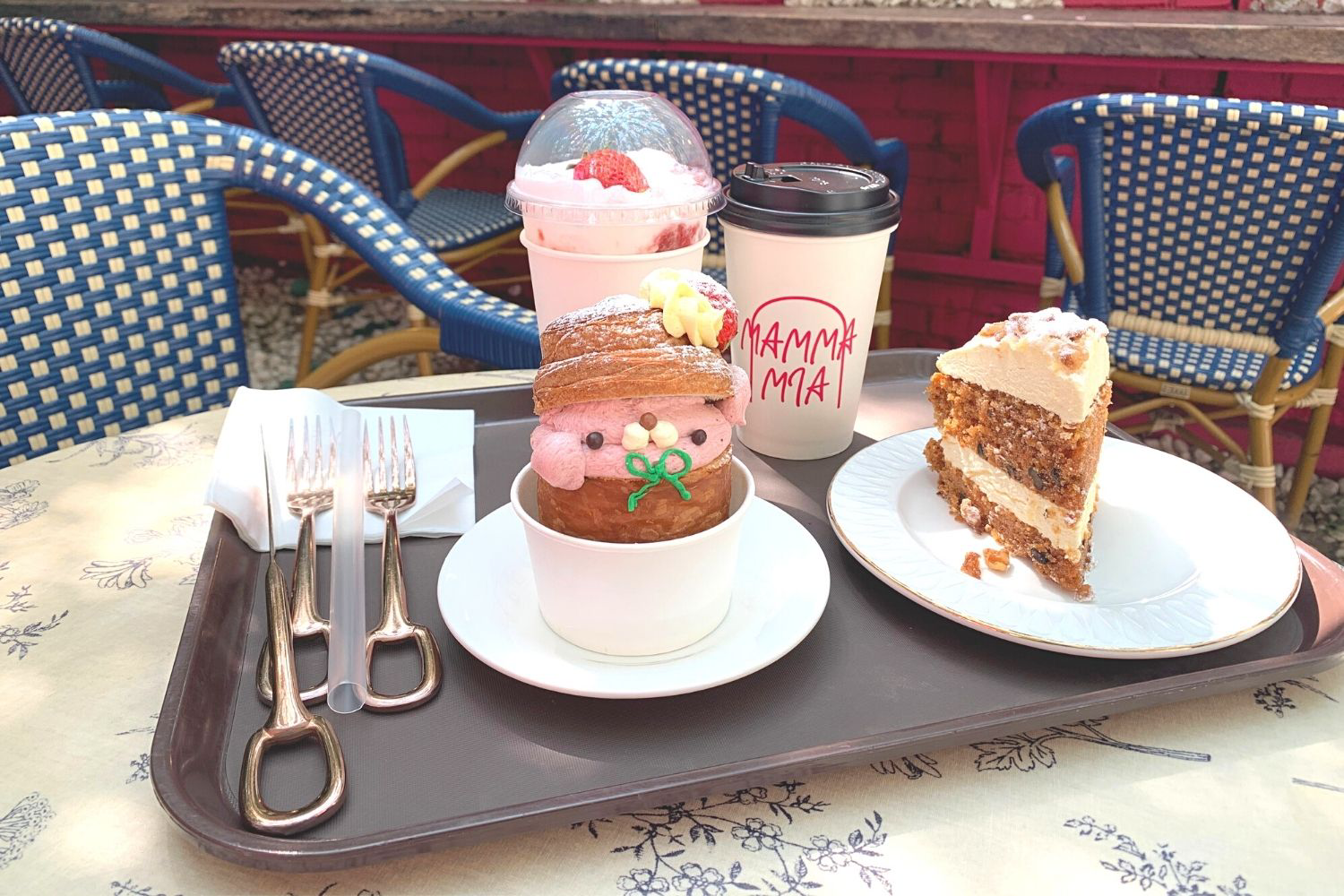 desserts on a tray at Mamma Mia, apgujeong
