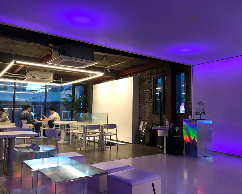 seoul tape cafe LED purple screen