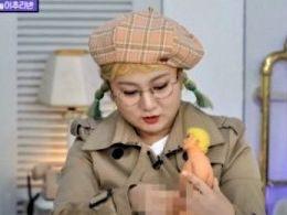 パク・ナレの人形を使った問題のシーンの一部画像