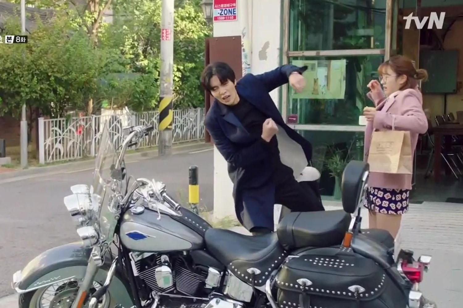 ในเกาหลีหาที่จอดรถมอเตอร์ไซต์ยากมากกกกกก