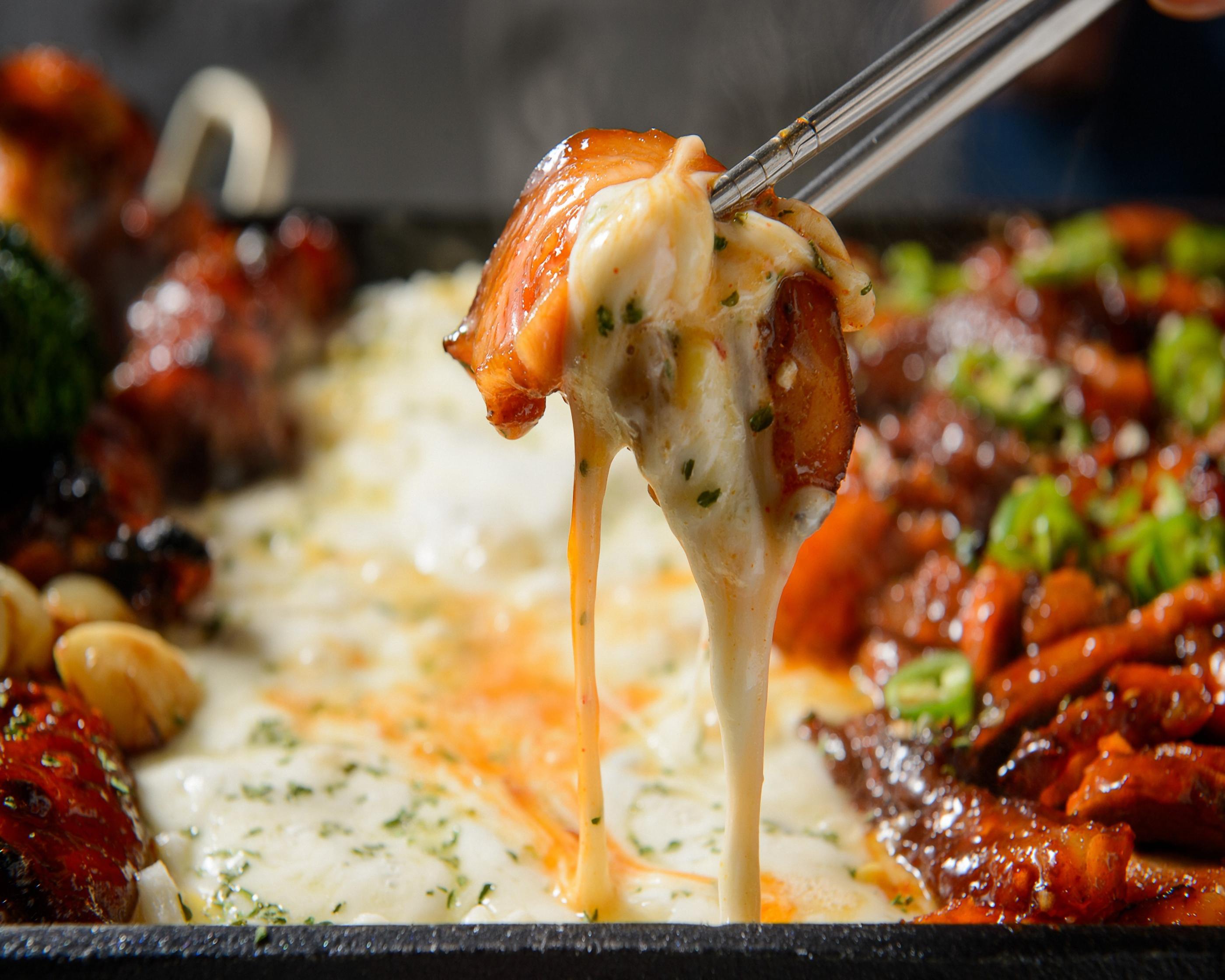 韓国文化、韓国人、トッポギ、韓国屋台、辛ラーメン、チーズ、ポックンパブ