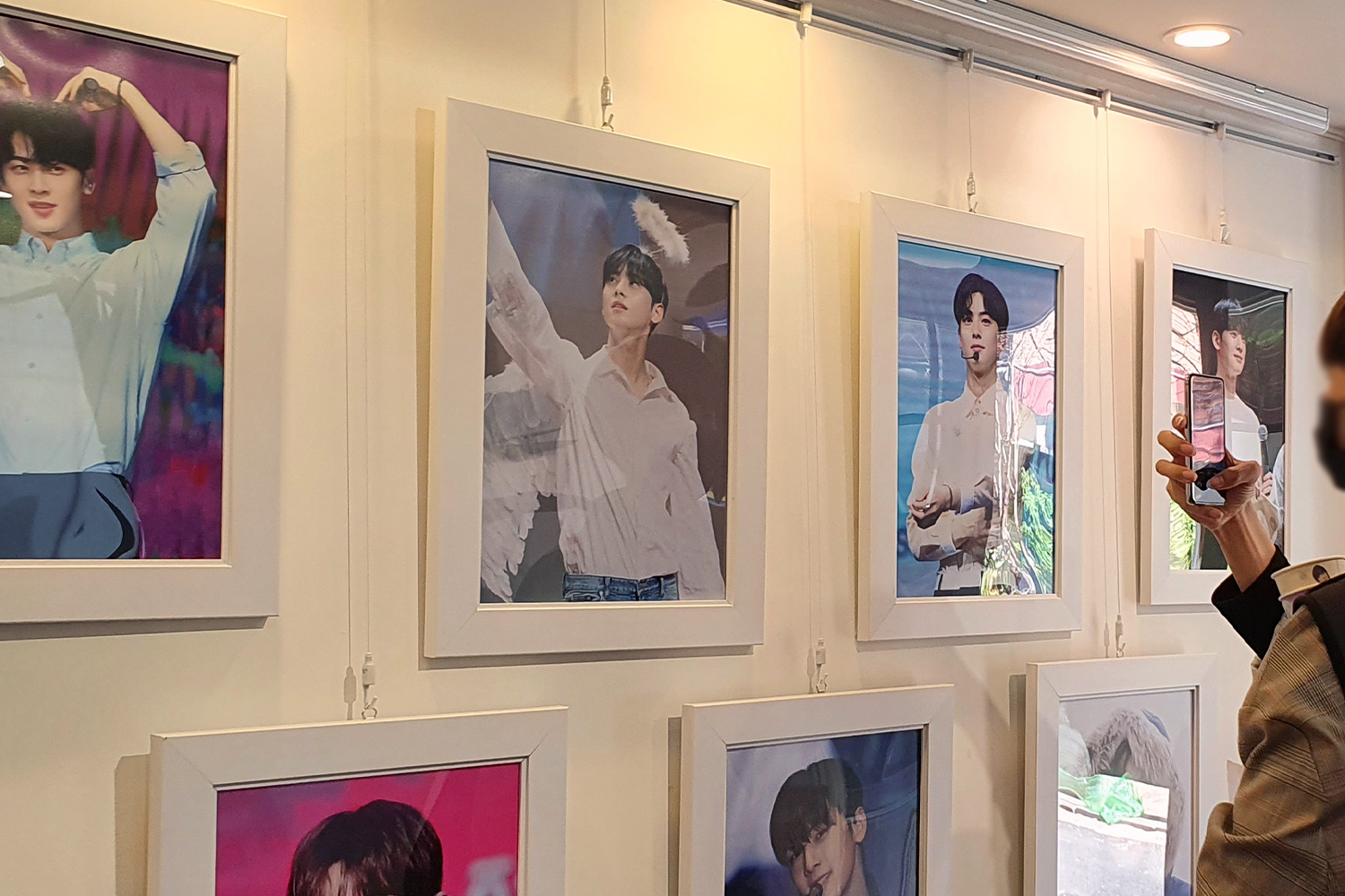 cha eun-woo wall display
