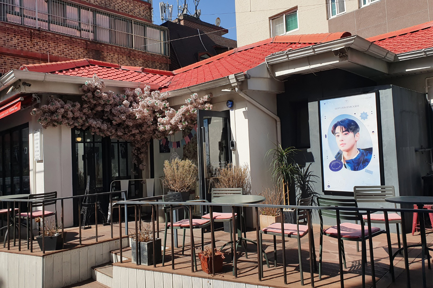 loving her flower cafe seoul