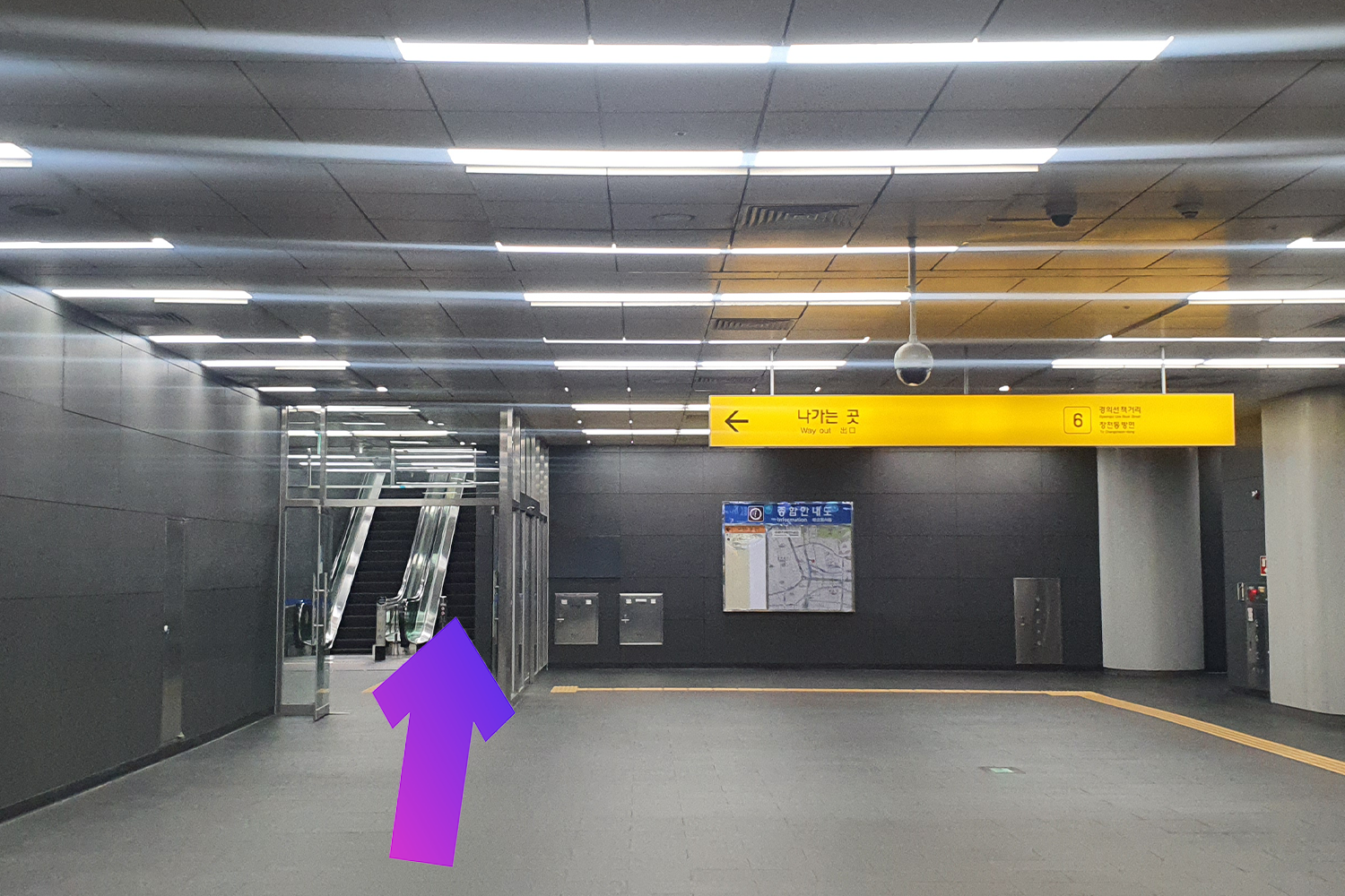 Hongik University station exit