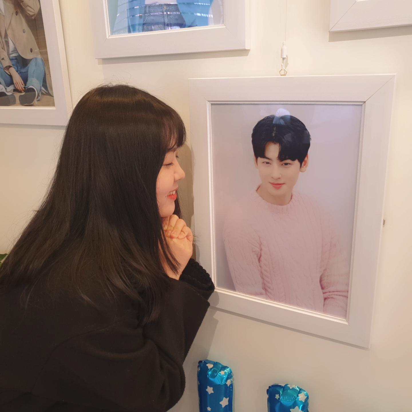 誕生日カフェ、韓国カフェ、KPOPカフェ、人気のカフェ、韓国文化、誕生日、芸能人、美味しいお店、人気のお店、ASTRO、チャ・ウヌ、ファン、グッズ、ラビンハーフラワーカフェ