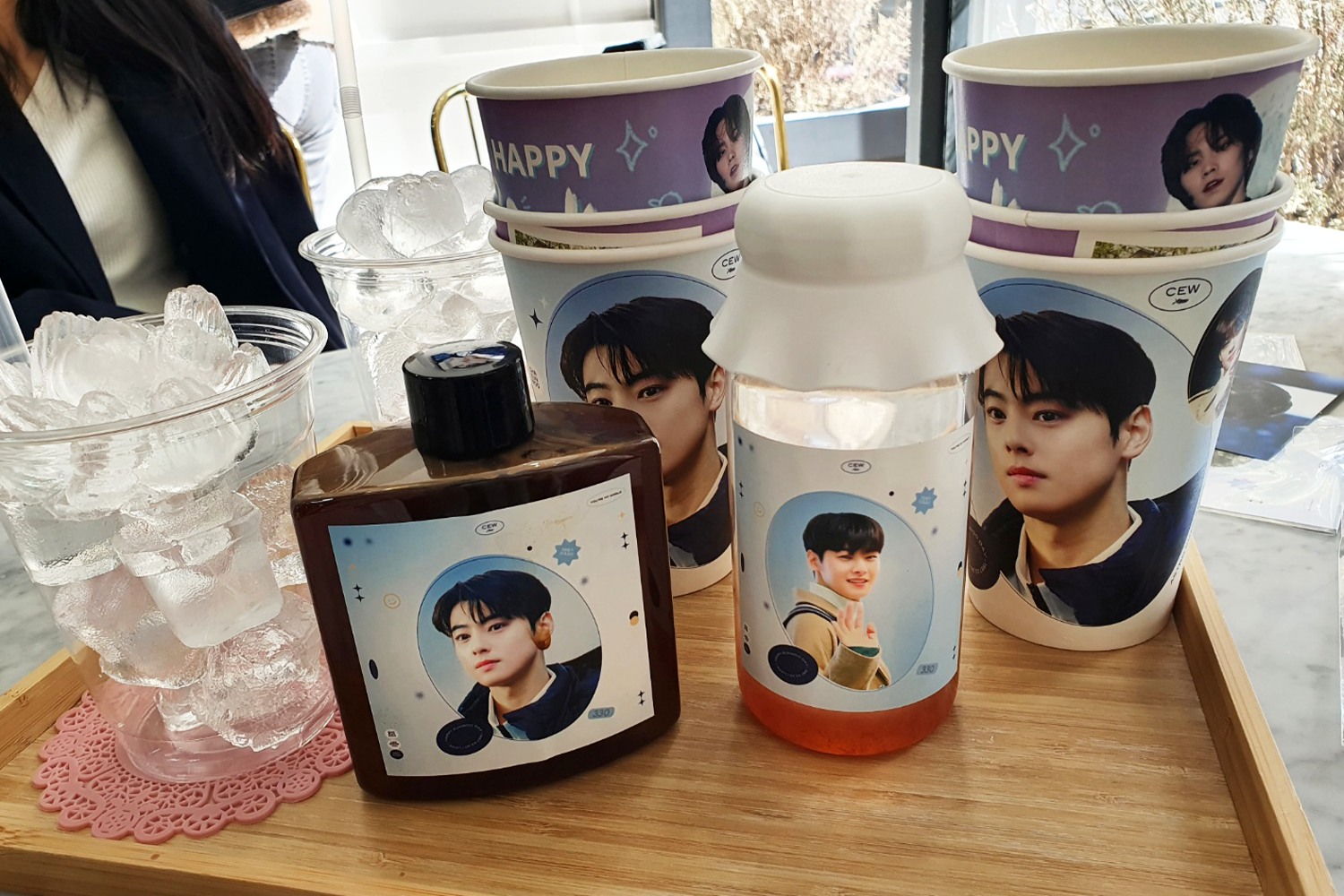 cha eun-woo birthday cafe goods