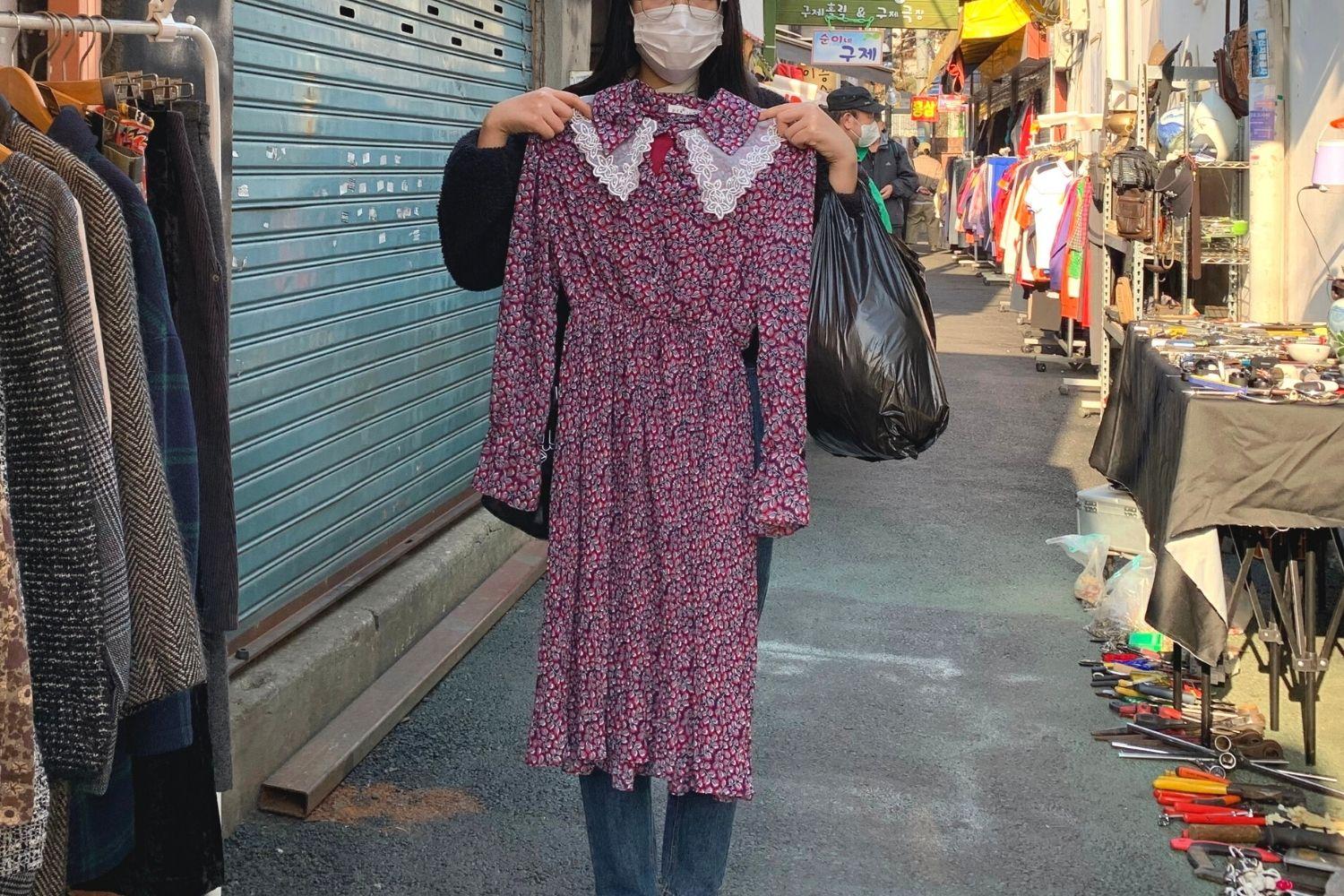 red dress dongmyo flea market