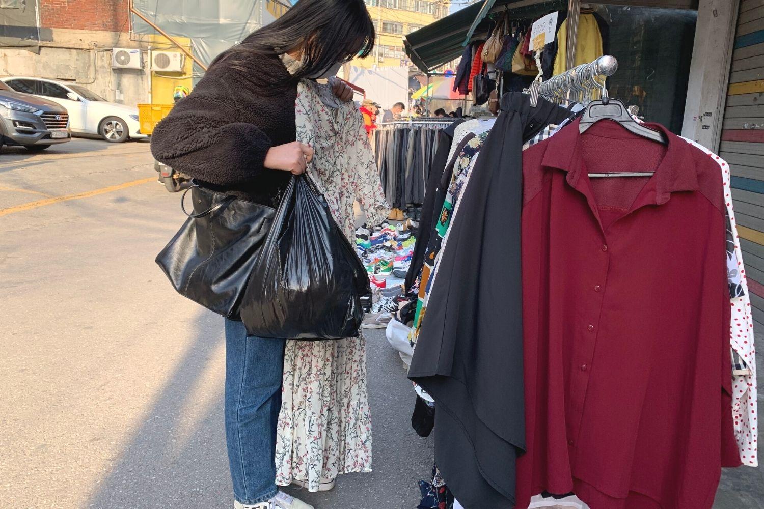 dongmyo flea market