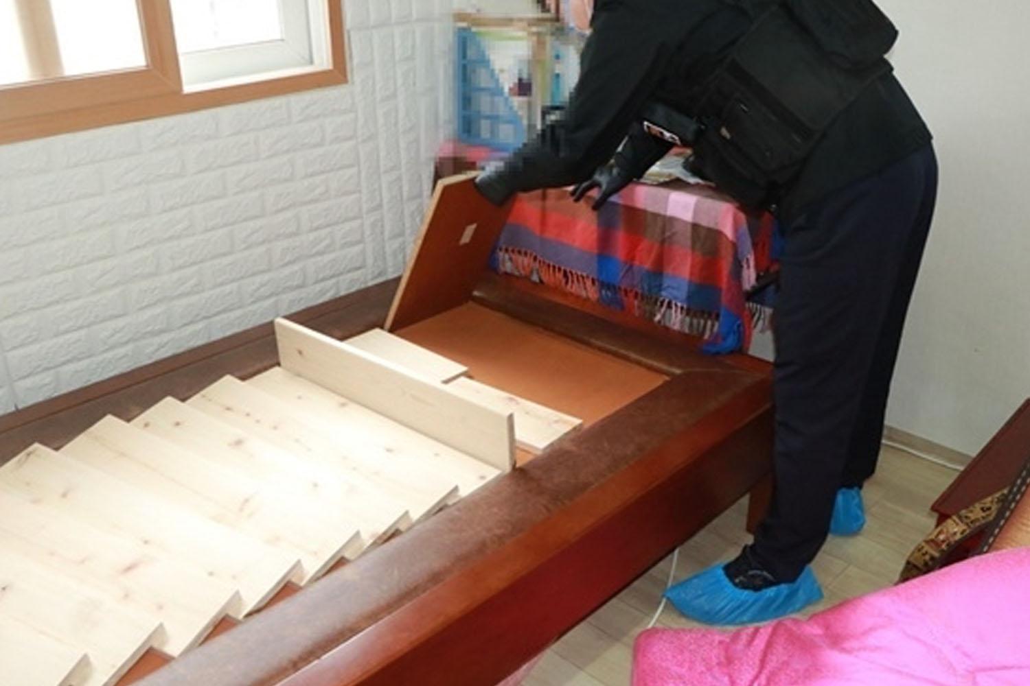 ค้นเตียง