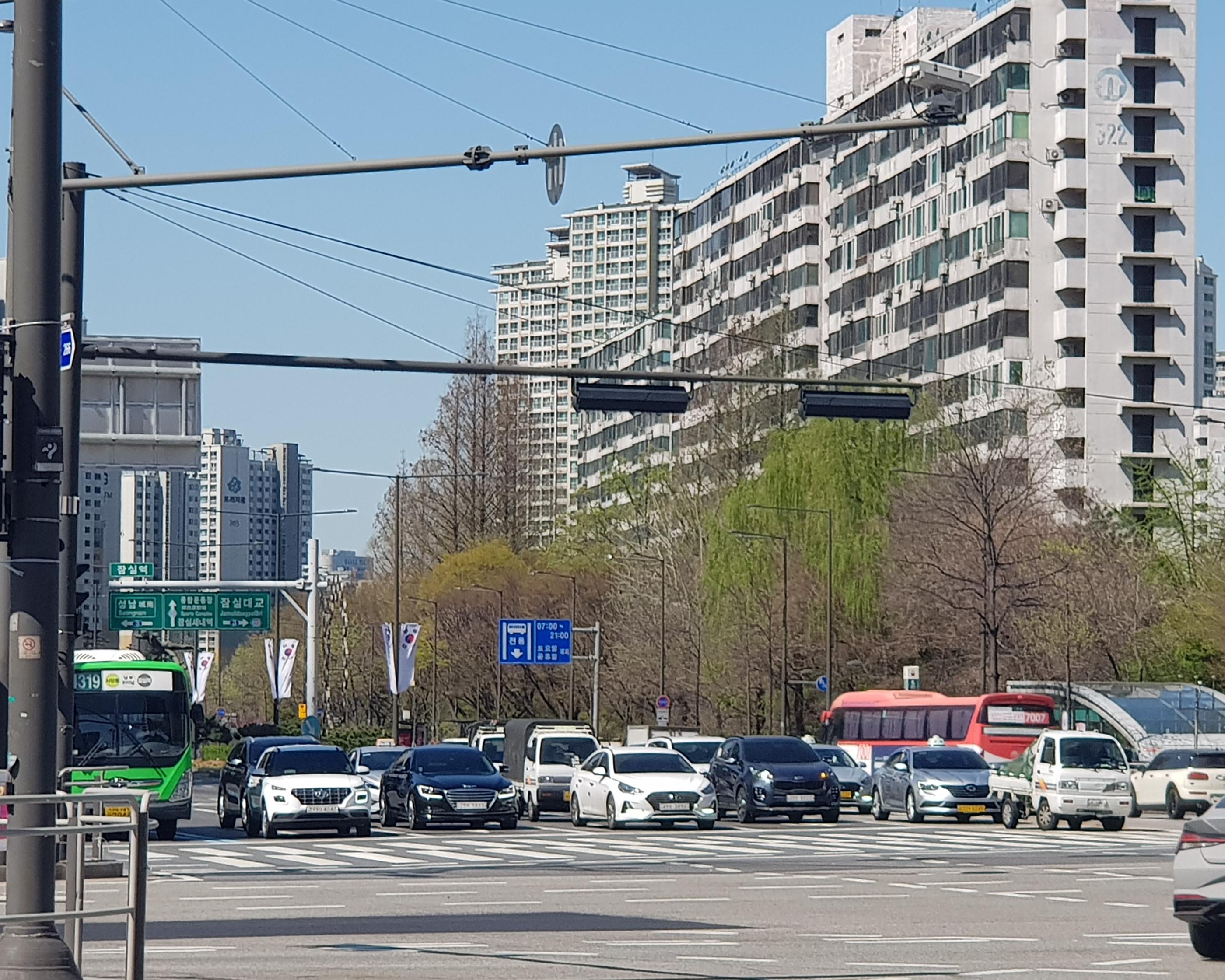 韓国文化、韓国の自動車、韓国駐車事情、韓国アパート、韓国の食堂、韓国縦列駐車、韓国人の運転、韓国人、バリバリ文化
