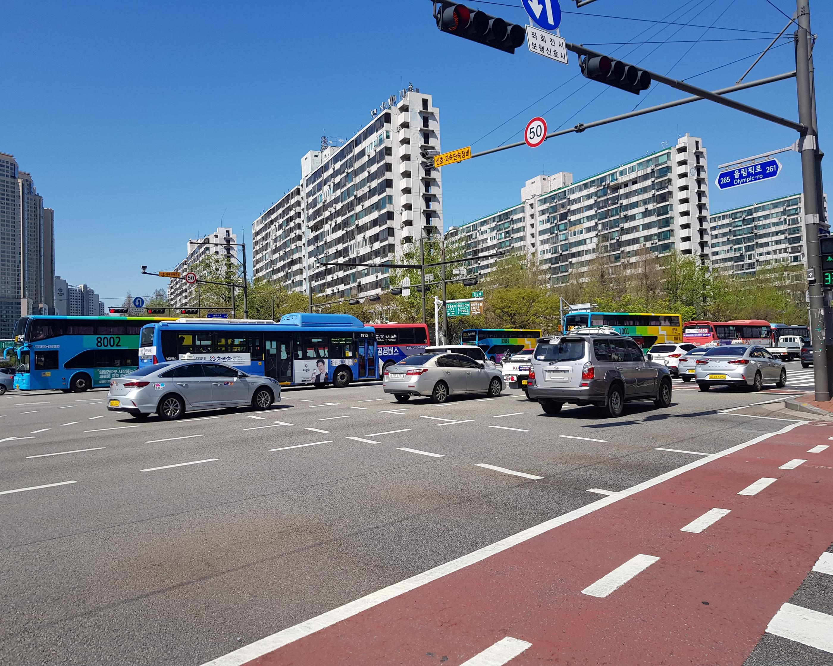 韓国文化、韓国の自動車、韓国駐車事情、韓国アパート、韓国の食堂、韓国縦列駐車、韓国人の運転、韓国人、バリバリ文化