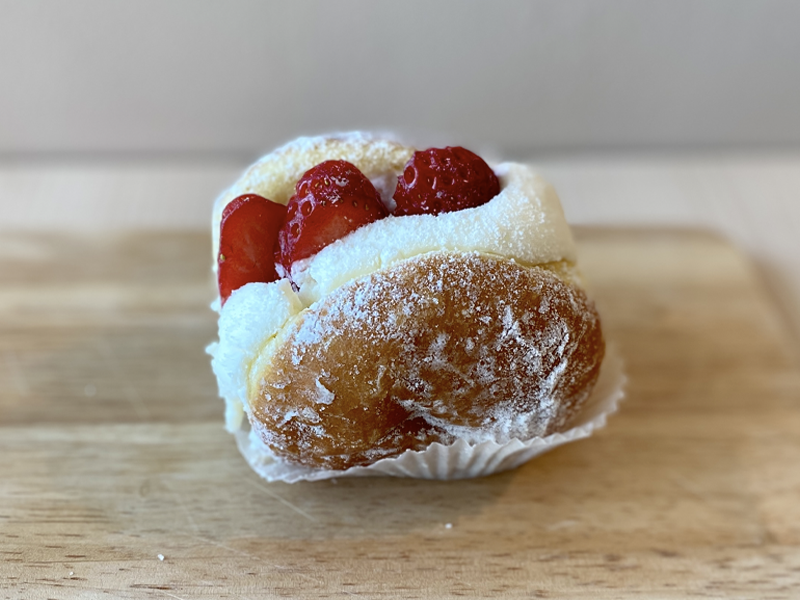 strawberry cream donut from cafe knotted