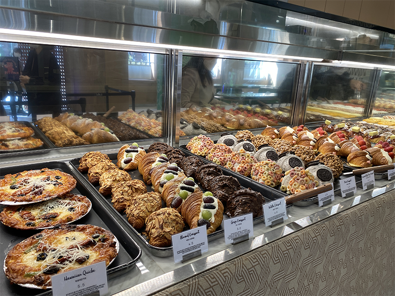 cafe knotted pastries on display in samseongdong, seoul