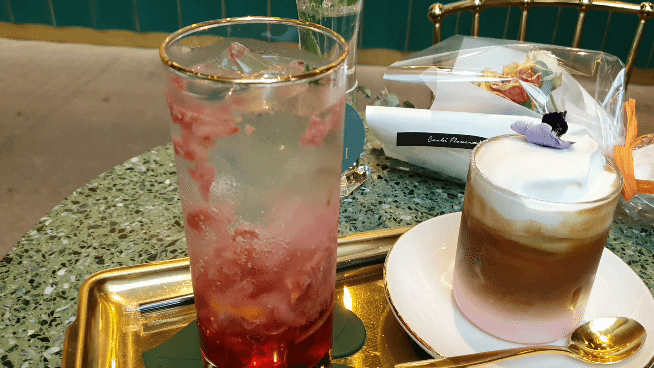 รีวิวคาเฟ่ดอกไม้ cachi_flowercafe blossom rose ade