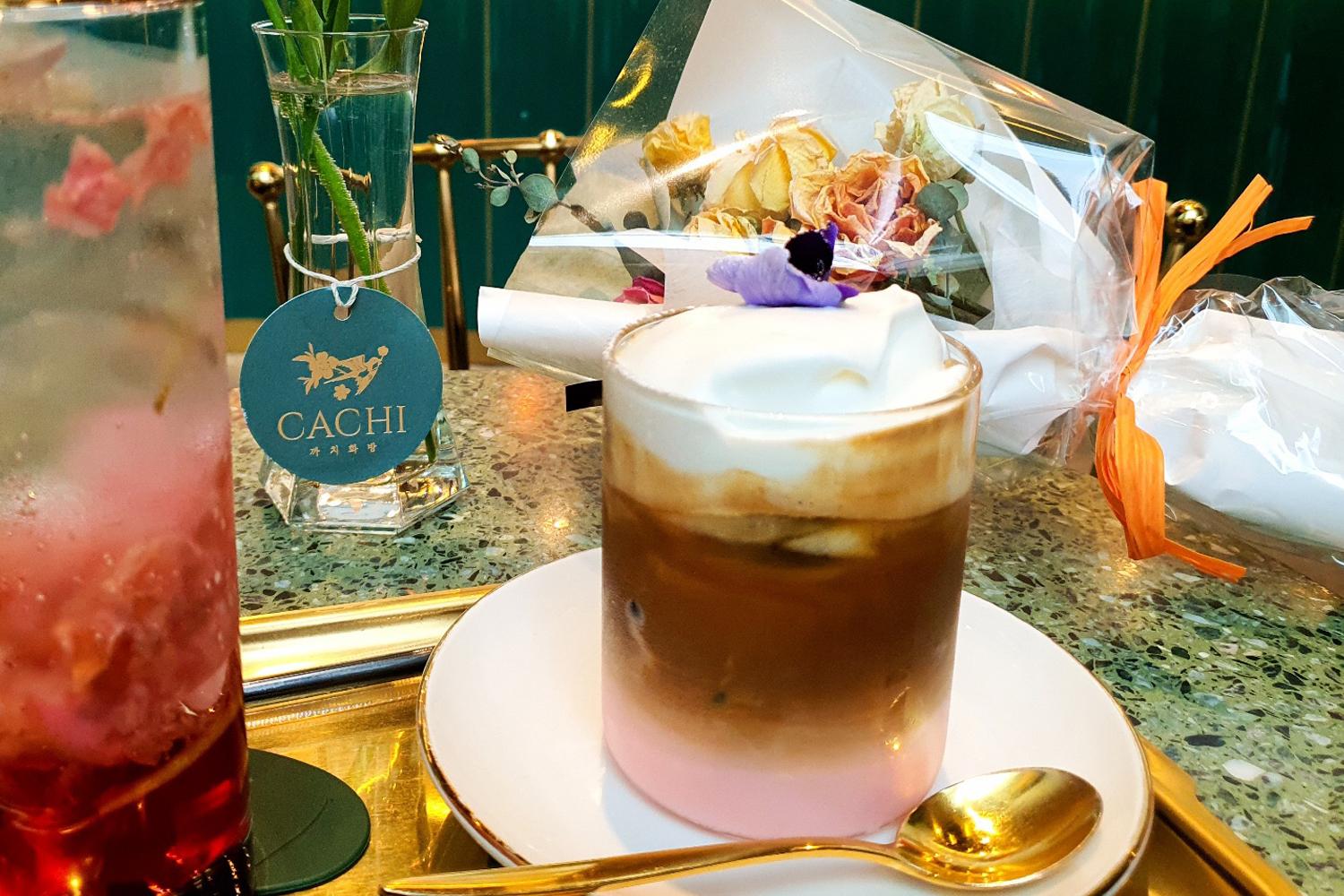 รีวิวคาเฟ่ดอกไม้ cachi_flowercafe กาแฟ