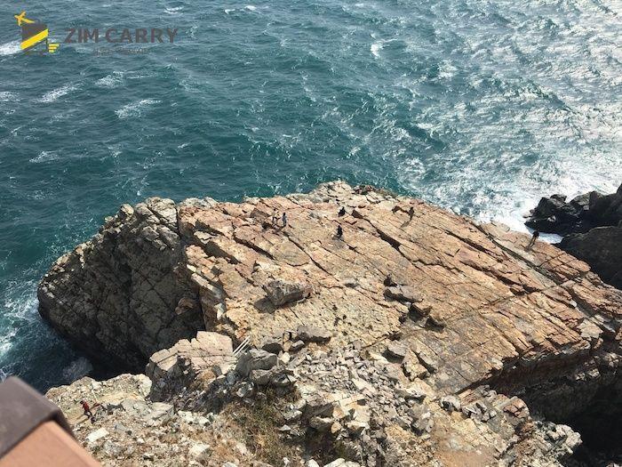 大海與船隻，組成一幅平靜而迷人的海上風景。