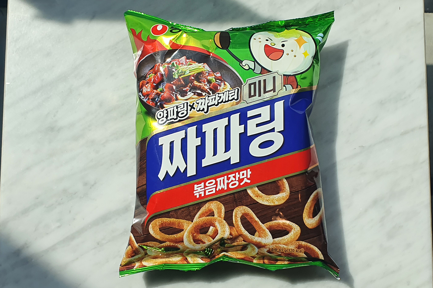 Món mới tháng tư ở 7-Eleven Hàn Quốc  Jjaparing 짜파링
