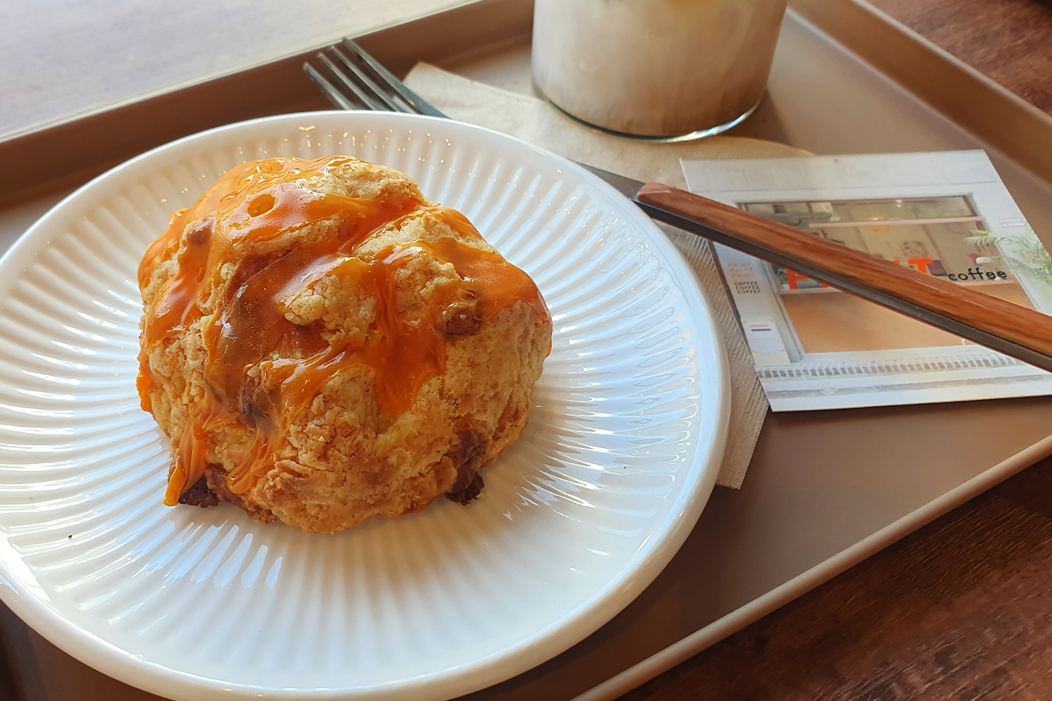 Paint Coffee的橙色主題產品，增添了咖啡廳的活力和歡快氛圍。