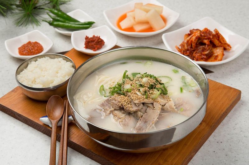 โกกิกุกซู (고기국수)