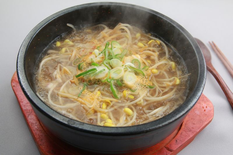 คงนามุลกุกบับ (콩나물국밥)