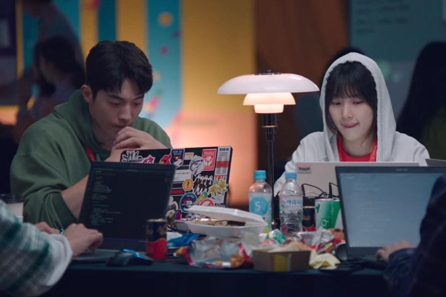 ฉากจากซีรีส์เรื่อง startup