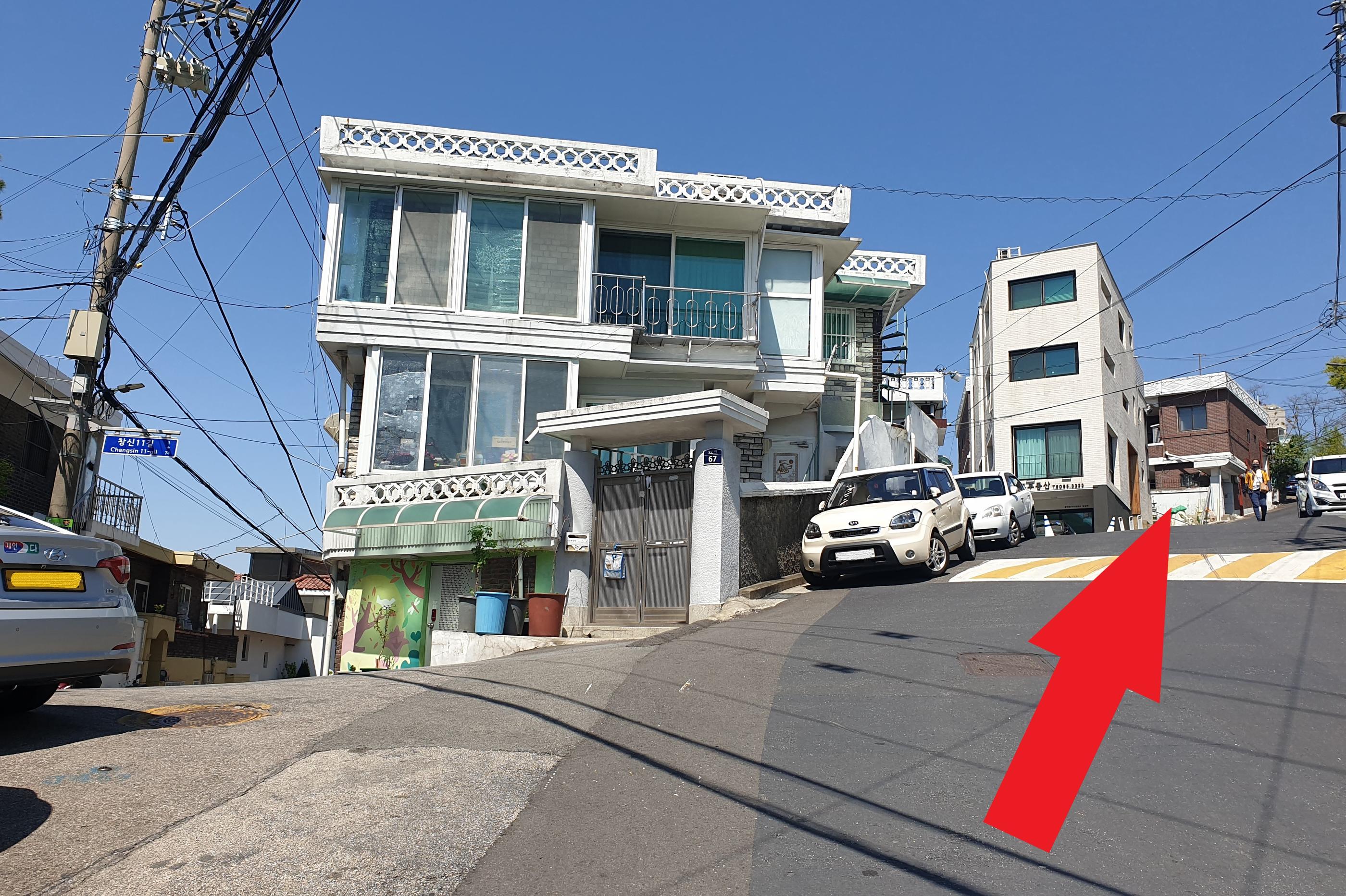 韓国、韓国カフェ、ブルーカフェ、韓国ブルーカフェ、青いカフェ、韓国青いカフェ、韓国ブルー、韓国青、マンウォン市場、望遠市場、マンウォン、チャンシン駅、夜景のキレイなカフェ、クロワッサン、ブラウニー、ソウルカフェ、ソウル、南山タワー、雰囲気の良いカフェ、韓国夜景カフェ