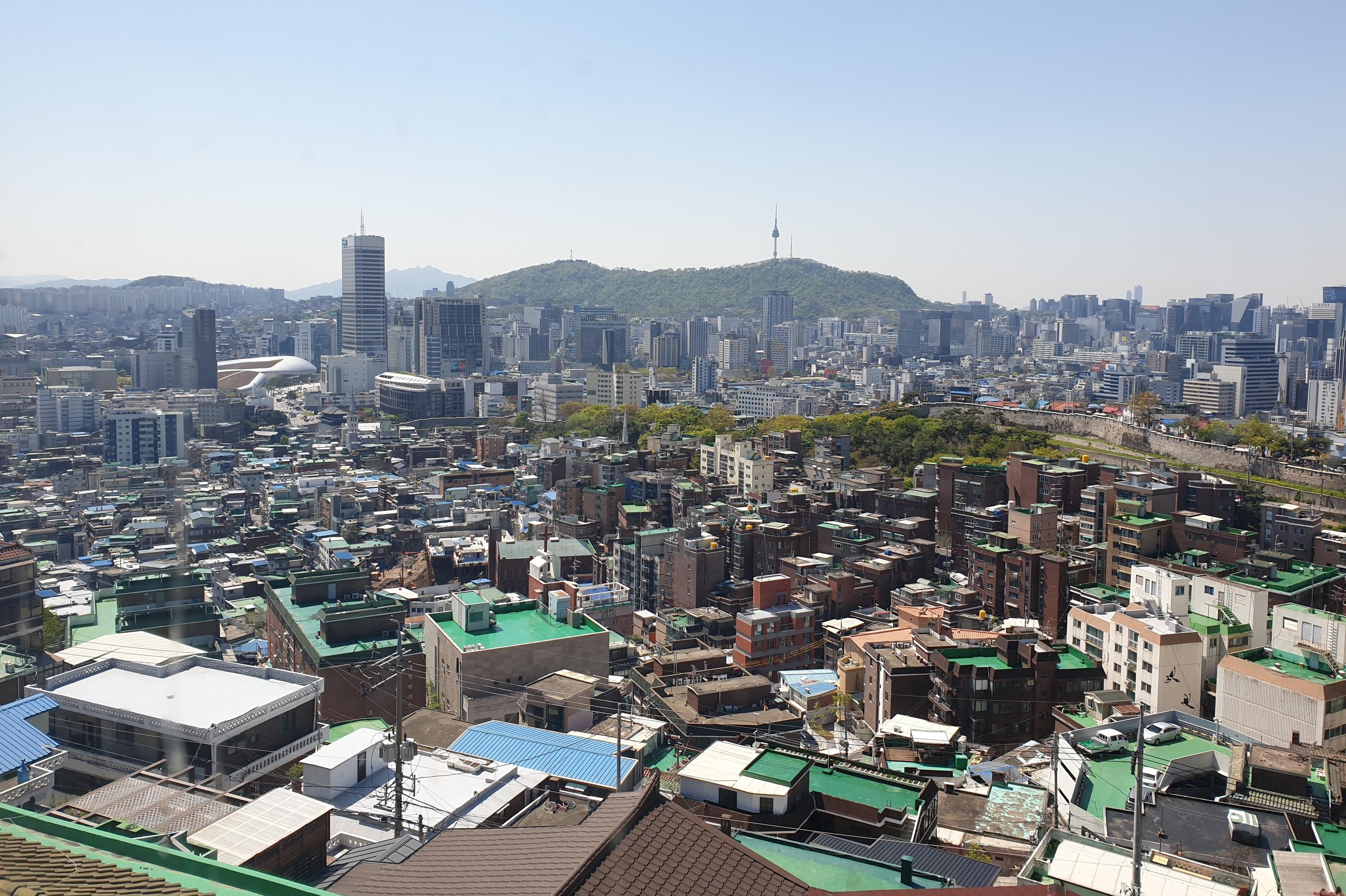 韓国、韓国カフェ、ブルーカフェ、韓国ブルーカフェ、青いカフェ、韓国青いカフェ、韓国ブルー、韓国青、マンウォン市場、望遠市場、マンウォン、チャンシン駅、夜景のキレイなカフェ、クロワッサン、ブラウニー、ソウルカフェ、ソウル、南山タワー、雰囲気の良いカフェ、韓国夜景カフェ