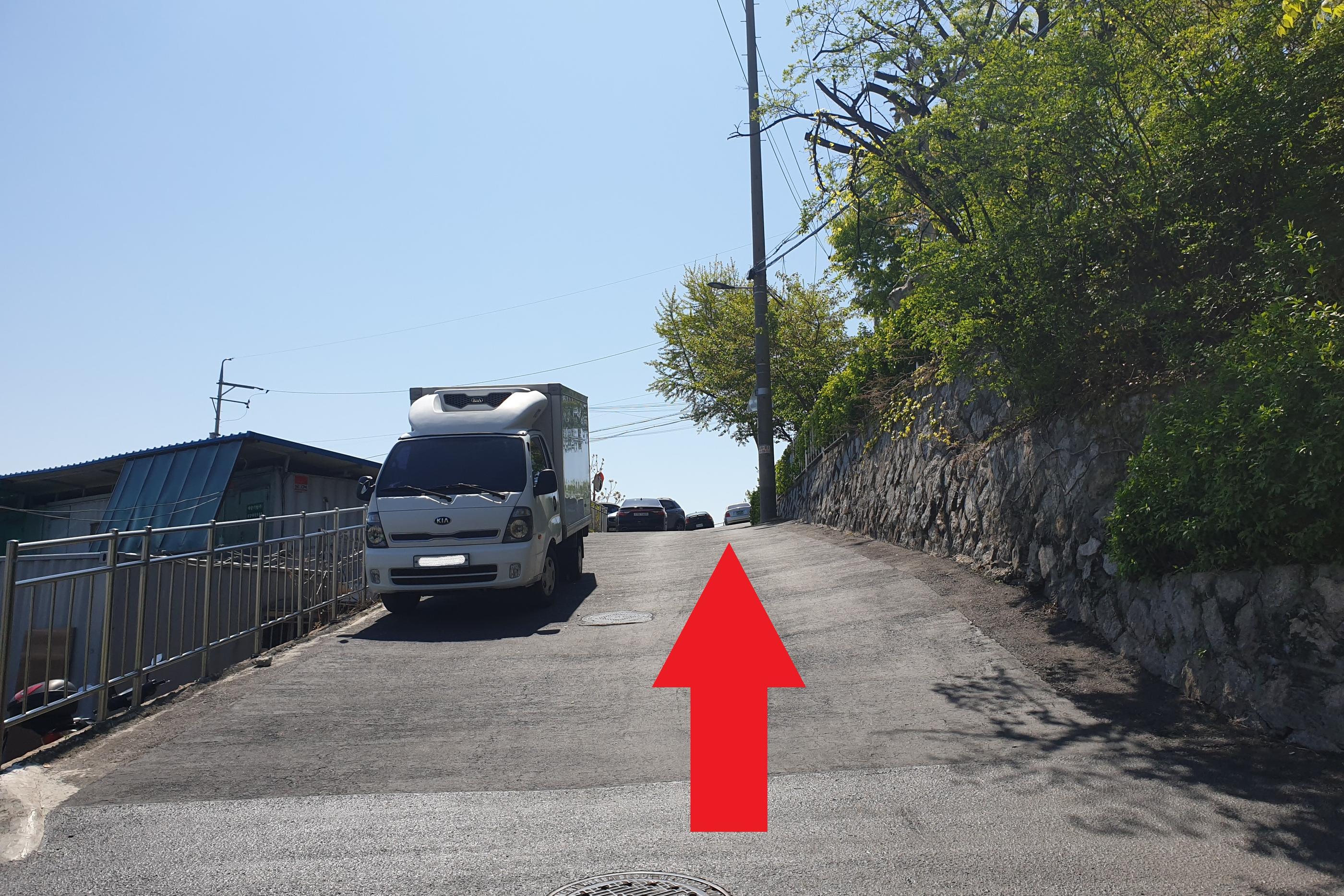 韓国、韓国カフェ、ブルーカフェ、韓国ブルーカフェ、青いカフェ、韓国青いカフェ、韓国ブルー、韓国青、マンウォン市場、望遠市場、マンウォン、チャンシン駅、夜景のキレイなカフェ、クロワッサン、ブラウニー、ソウルカフェ、ソウル、南山タワー、雰囲気の良いカフェ、韓国夜景カフェ