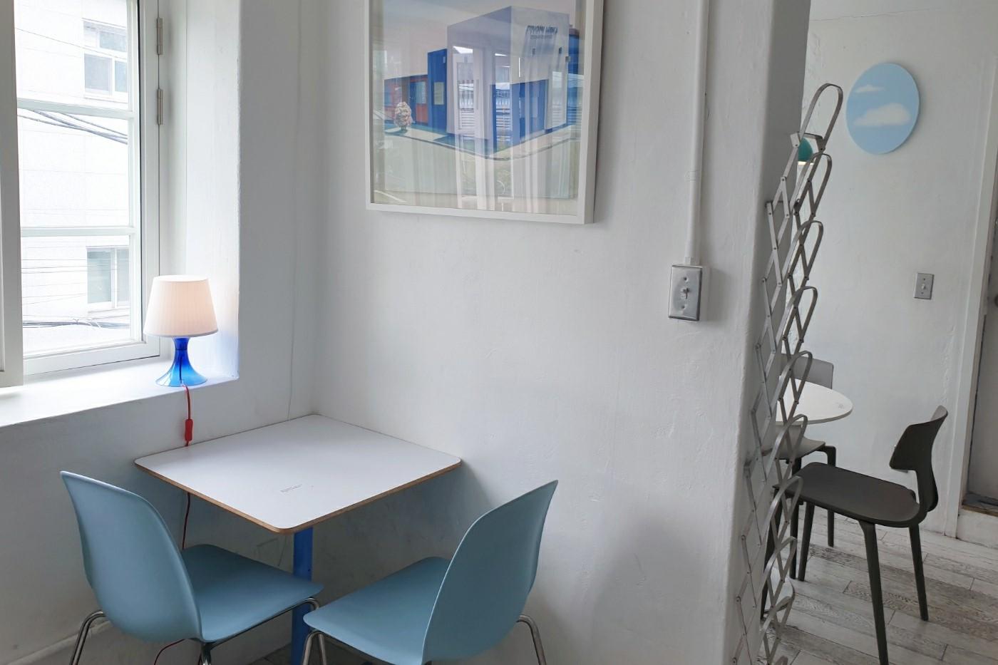 韓国、韓国カフェ、ブルーカフェ、韓国ブルーカフェ、青いカフェ、韓国青いカフェ、韓国ブルー、韓国青、マンウォン市場、望遠市場、マンウォン、チャンシン駅、夜景のキレイなカフェ、クロワッサン、ブラウニー、ソウルカフェ、ソウル、南山タワー、雰囲気の良いカフェ、韓国夜景カフェ