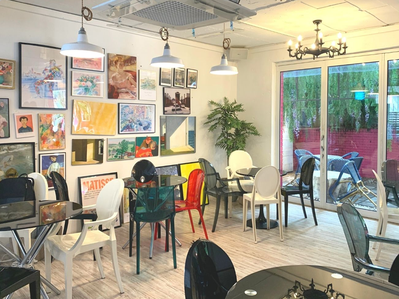 ホンデ入口駅カフェ、ホンデ入口駅、ホンデ、狎鴎亭、アックジョン、カフェ、韓国、韓国カフェ、ピンクカフェ、韓国ピンクカフェ、可愛いカフェ、韓国ピンク、デザートカフェ、ソウルカフェ、ソウル、雰囲気の良いカフェ、ケーキ、オシャレなカフェ、ロゼ、ヘリ