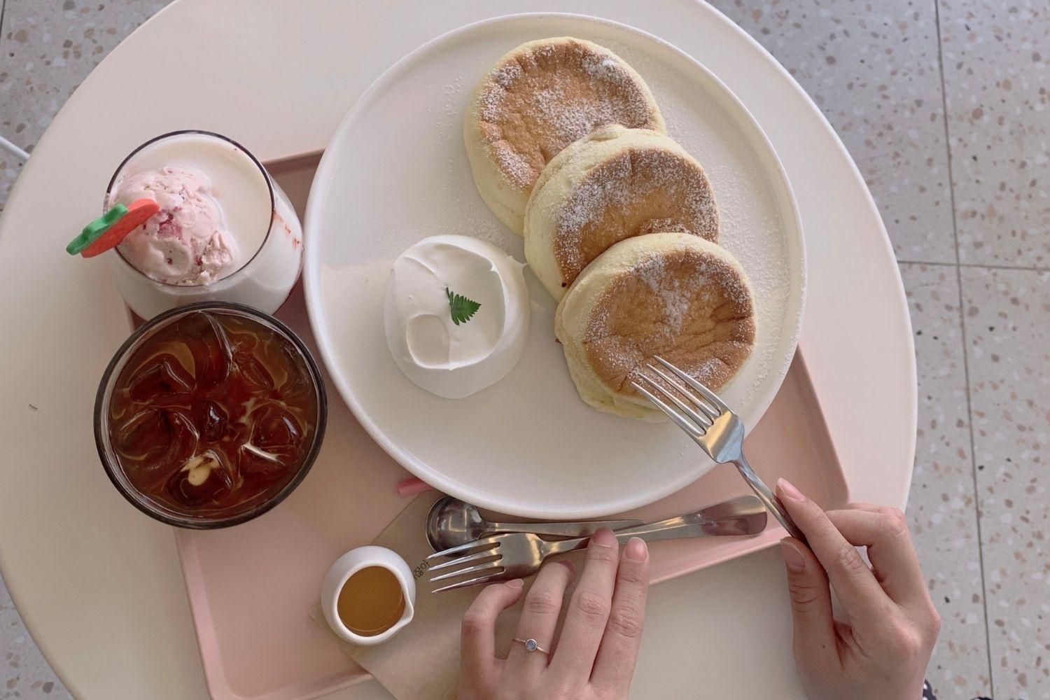 bánh souffle ở Rachel's Kitchen Hongdae