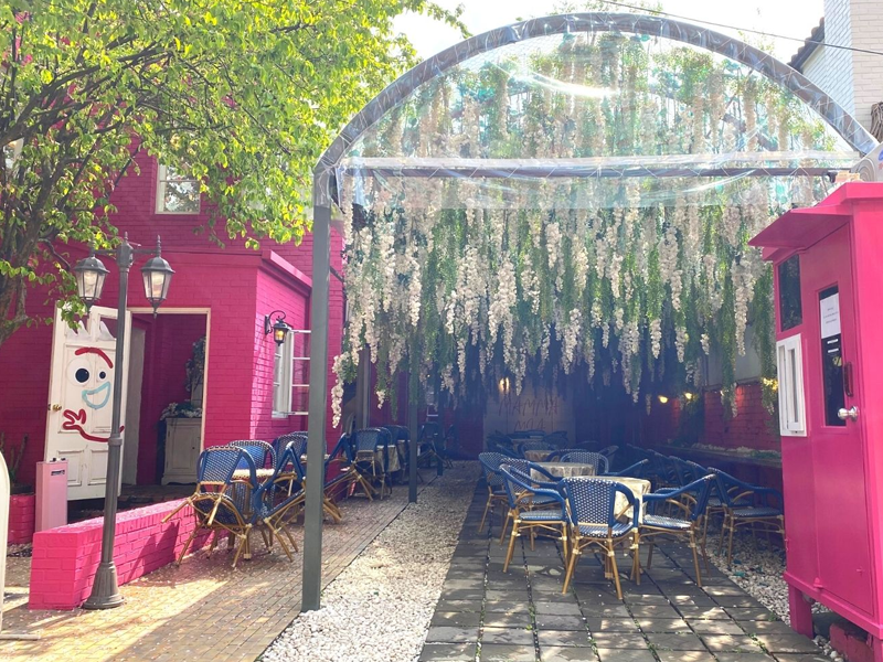 ホンデ入口駅カフェ、ホンデ入口駅、ホンデ、狎鴎亭、アックジョン、カフェ、韓国、韓国カフェ、ピンクカフェ、韓国ピンクカフェ、可愛いカフェ、韓国ピンク、デザートカフェ、ソウルカフェ、ソウル、雰囲気の良いカフェ、ケーキ、オシャレなカフェ、ロゼ、ヘリ