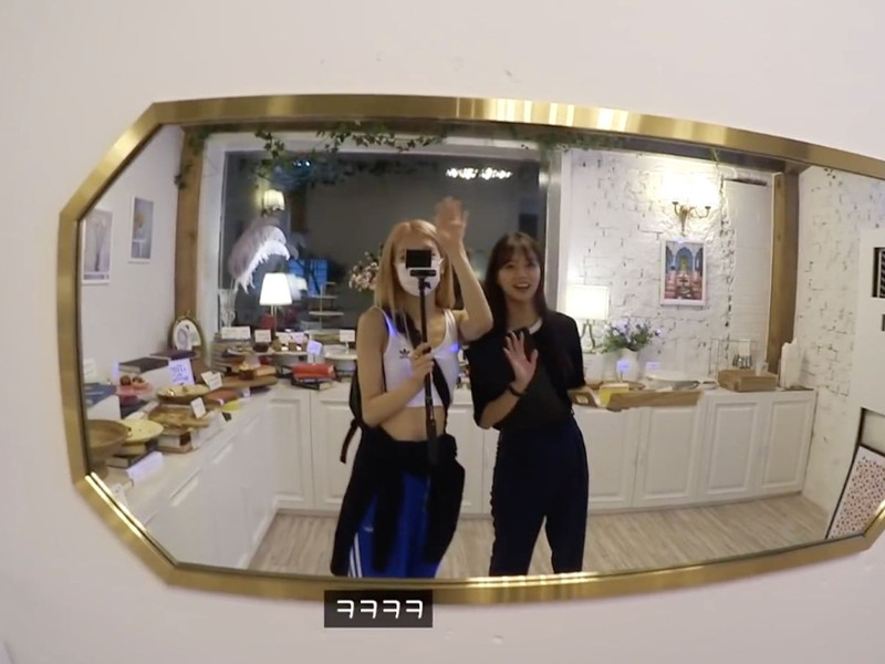 ホンデ入口駅カフェ、ホンデ入口駅、ホンデ、狎鴎亭、アックジョン、カフェ、韓国、韓国カフェ、ピンクカフェ、韓国ピンクカフェ、可愛いカフェ、韓国ピンク、デザートカフェ、ソウルカフェ、ソウル、雰囲気の良いカフェ、ケーキ、オシャレなカフェ、ロゼ、ヘリ