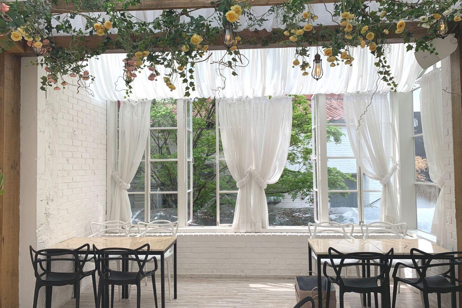 tầng 2 của cafe Mamma Mia, apgujeong