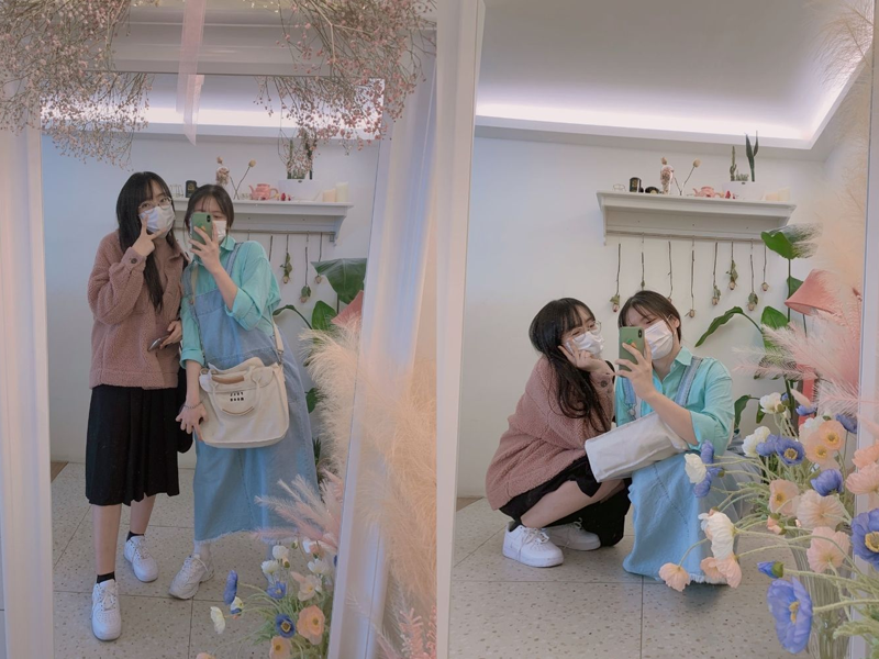 ホンデ入口駅カフェ、ホンデ入口駅、ホンデ、狎鴎亭、アックジョン、カフェ、韓国、韓国カフェ、ピンクカフェ、韓国ピンクカフェ、可愛いカフェ、韓国ピンク、デザートカフェ、ソウルカフェ、ソウル、雰囲気の良いカフェ、ケーキ、オシャレなカフェ、ロゼ、ヘリ