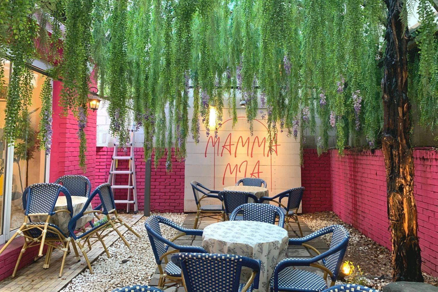 khu ngoài trời cafe Mamma Mia, apgujeong