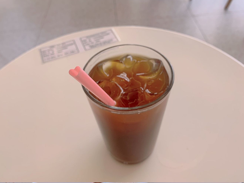 ホンデ入口駅カフェ、ホンデ入口駅、ホンデ、狎鴎亭、アックジョン、カフェ、韓国、韓国カフェ、ピンクカフェ、韓国ピンクカフェ、可愛いカフェ、韓国ピンク、デザートカフェ、ソウルカフェ、ソウル、雰囲気の良いカフェ、ケーキ、オシャレなカフェ、ロゼ、ヘリ